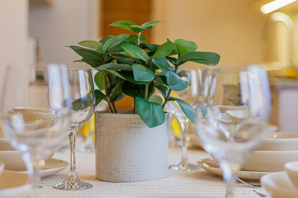 Roomy Apartment 80Sqm At City Center Free Parking Space, Ac & Balcony Budapest Exterior foto