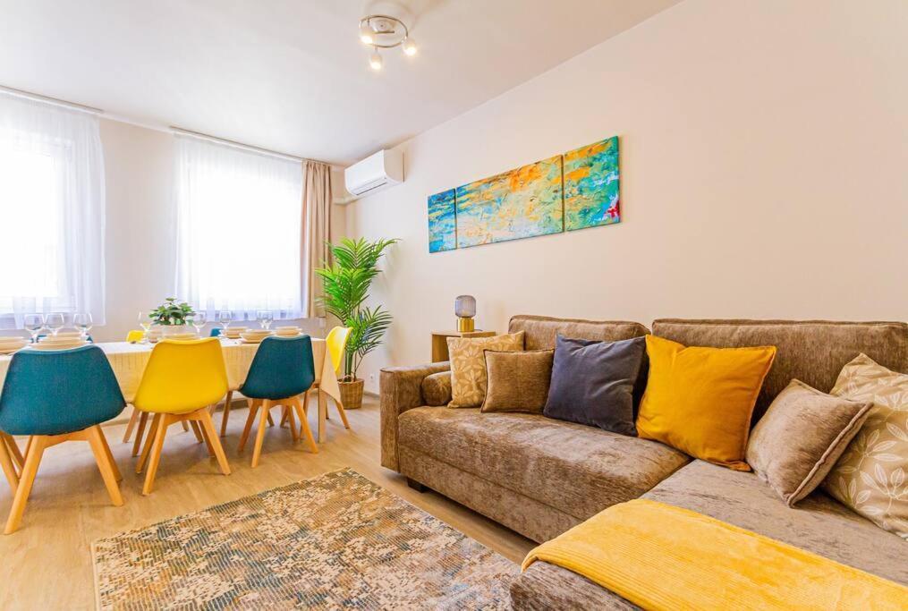 Roomy Apartment 80Sqm At City Center Free Parking Space, Ac & Balcony Budapest Exterior foto