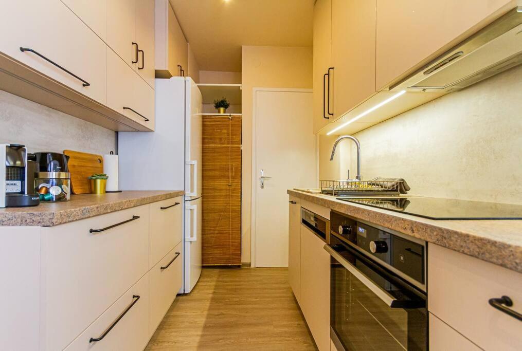 Roomy Apartment 80Sqm At City Center Free Parking Space, Ac & Balcony Budapest Exterior foto