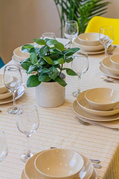 Roomy Apartment 80Sqm At City Center Free Parking Space, Ac & Balcony Budapest Exterior foto