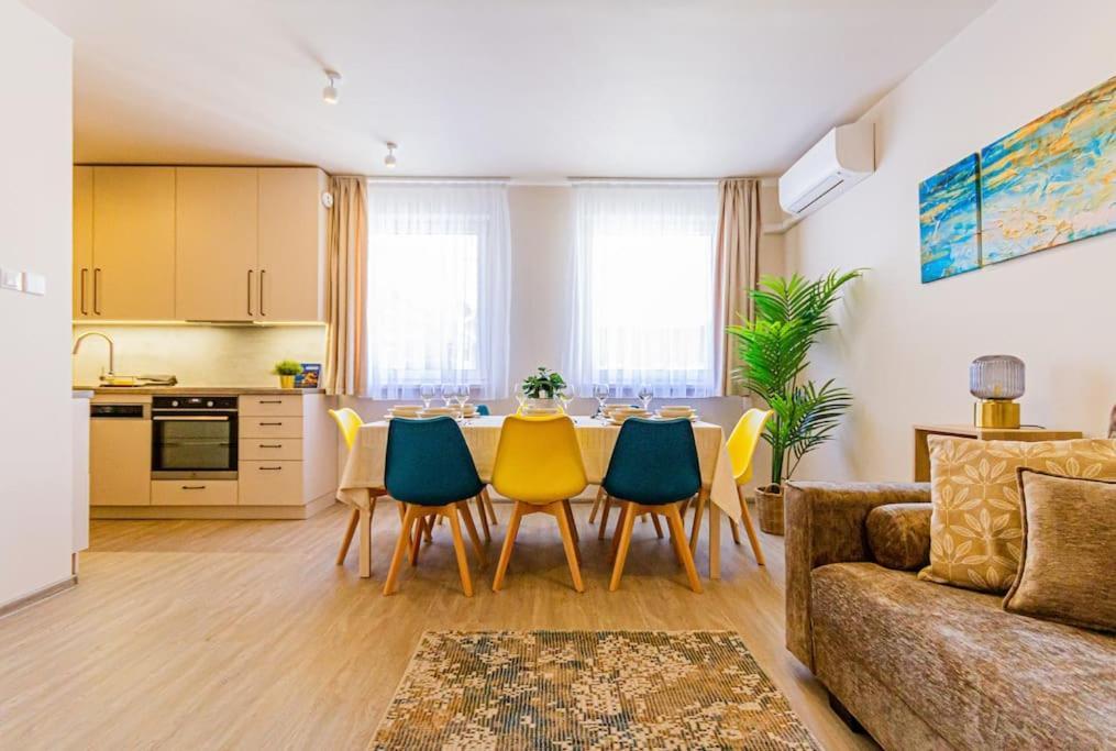 Roomy Apartment 80Sqm At City Center Free Parking Space, Ac & Balcony Budapest Exterior foto